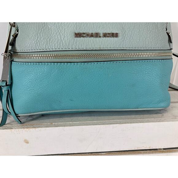 MICHAEL KORS, LARGE PEBBLED LEATHER BLUE BACKPACK WITH TAGS - Picture 4 of 16